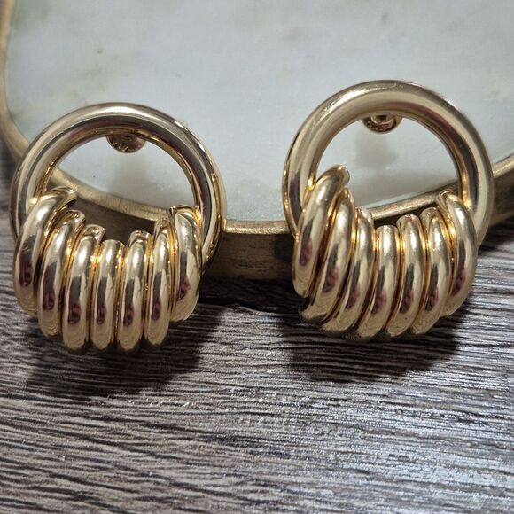 💲6️⃣ Bundled ✔️Gold Tone Hoop Jewelry w Vertical Bar Accents - Picture 7 of 7